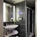 Adagio Centre 4*