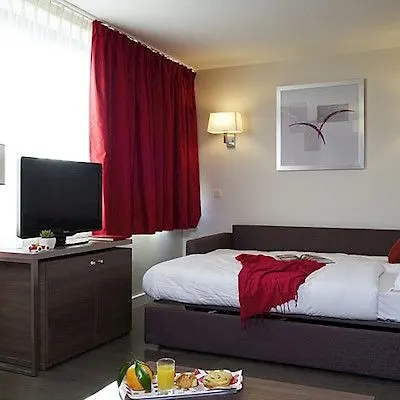 Adagio Centre 4*