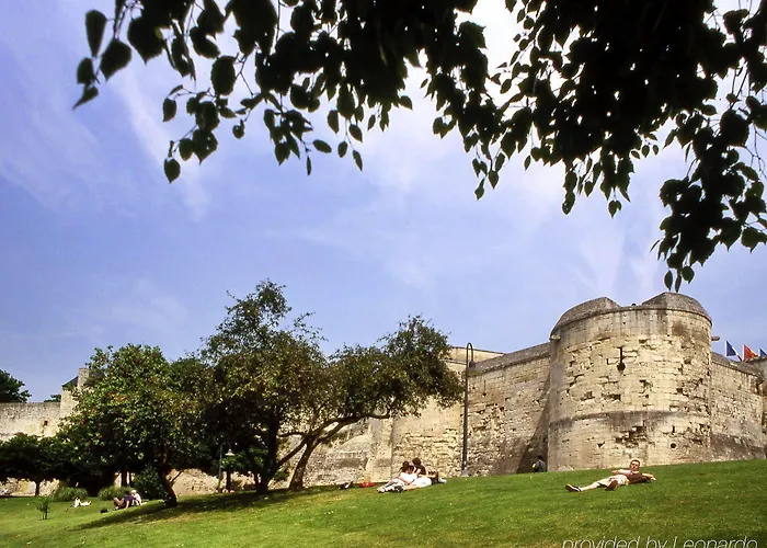 Adagio Centre Aparthotel 4*