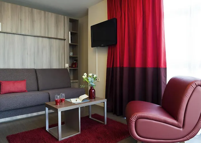 Adagio Centre 4* Кан