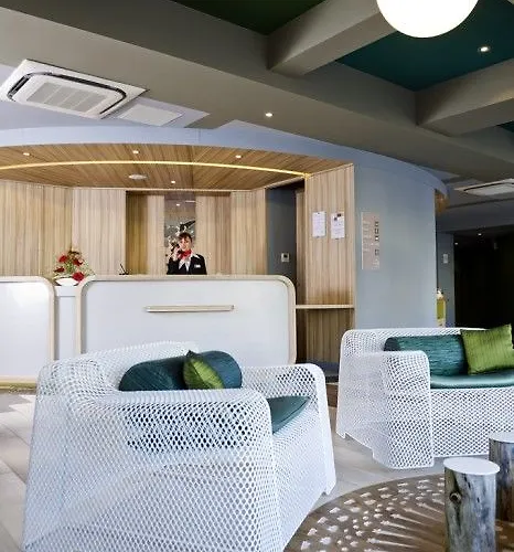 Adagio Centre Кан